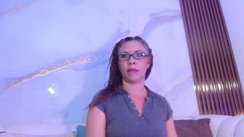 Snapshot of artemiza_love_ chatting on September 23, 12:36 pm artemiza online show from September 23, 12:36 pm
