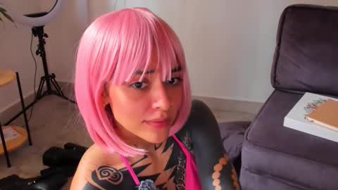 Snapshot of artgea chatting on September 29, 4:12 pm Linda  independent model artgeea online show from September 29, 4:12 pm