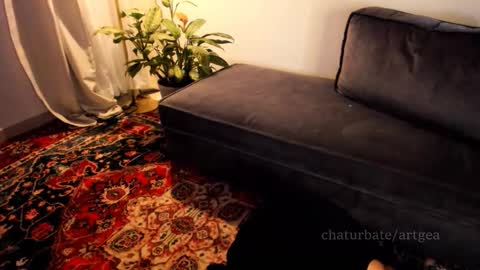 Snapshot of artgea chatting on October 9, 10:47 pm Linda  independent model artgeea online show from October 9, 10:47 pm