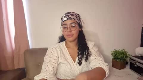 Mia online show from January 16, 12:56 pm