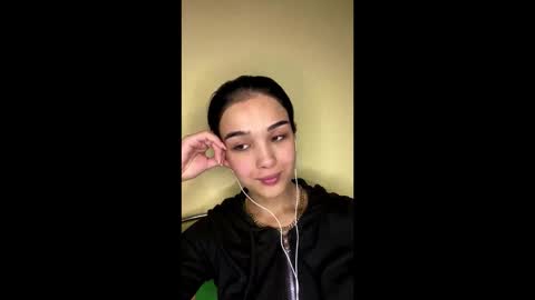 Amina online show from January 8, 6:56 pm