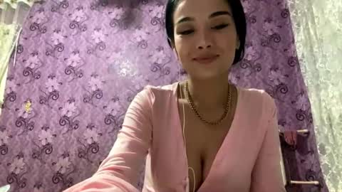 Amina online show from January 6, 6:33 pm