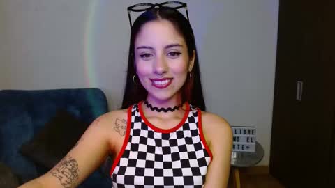   Independent Model online show from December 19, 8:23 pm