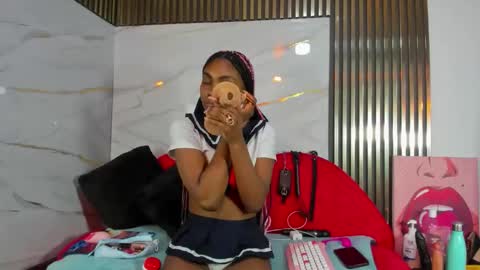 asha_zuri69 online show from June 5, 1:28 pm