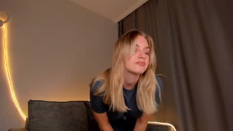 your pretty Ashley online show from July 23, 3:20 pm