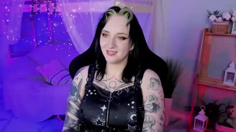 Snapshot of asheluck chatting on October 17, 11:08 pm AshleyAshe online show from October 17, 11:08 pm
