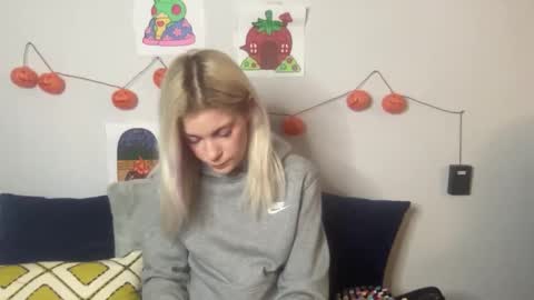 Ashlee online show from February 1, 1:26 am