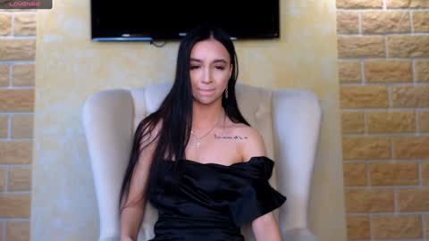 Snapshot of ashleroy chatting on December 15, 9:24 am veronika online show from December 15, 9:24 am