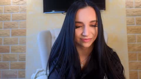 Snapshot of ashleroy chatting on December 10, 9:12 am veronika online show from December 10, 9:12 am