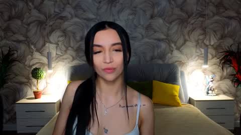 Snapshot of ashleroy chatting on January 7, 9:29 am veronika online show from January 7, 9:29 am