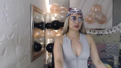 ashley__tylor online show from April 24, 3:20 am