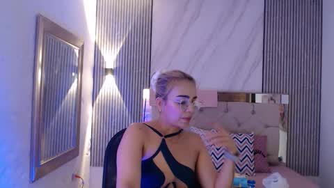 ashley__tylor online show from February 24, 1:05 am