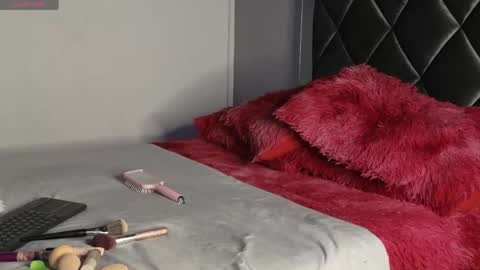 Ashley online show from April 25, 8:50 pm