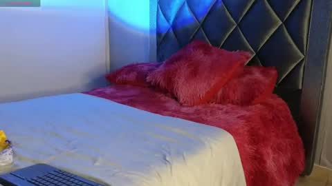 Ashley online show from April 24, 9:06 pm