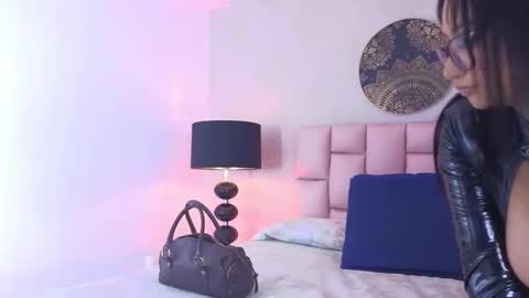 Ashleyy online show from November 18, 8:10 pm