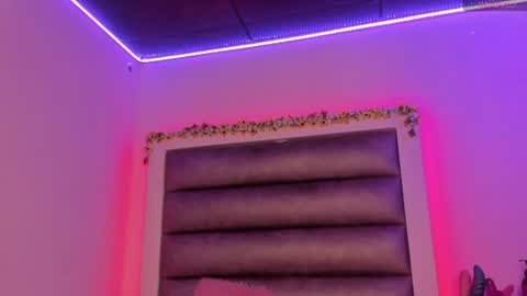 ashley_js online show from June 11, 6:10 am