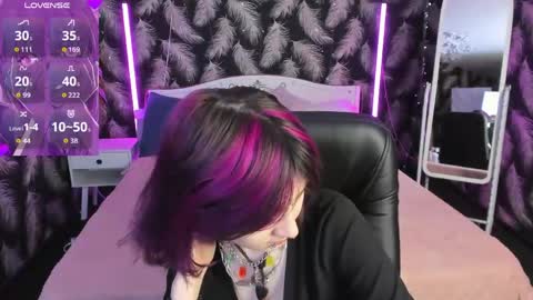 Ashley online show from April 28, 9:40 pm