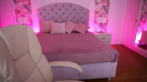 ashleybaee online show from June 12, 12:24 pm