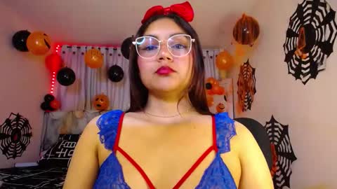 Snapshot of ashleyevanz chatting on October 18, 6:38 am Ashlei Evanz online show from October 18, 6:38 am