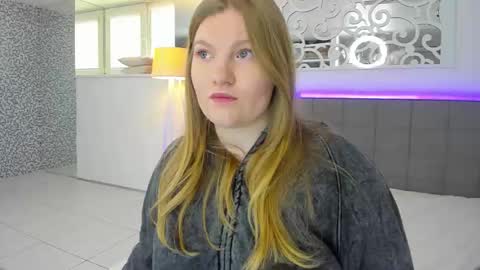 AshleyJonse online show from March 3, 6:19 am