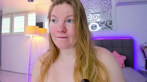 AshleyJonse online show from February 1, 6:23 am