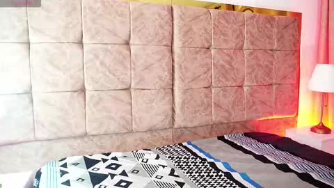 Ashley Lauren online show from February 17, 3:39 am