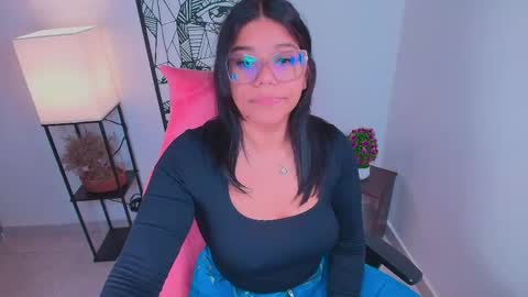 Ashleyy18   online show from April 24, 1:30 am