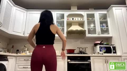 Anna online show from March 6, 8:04 pm