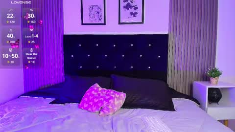    online show from November 19, 7:03 pm