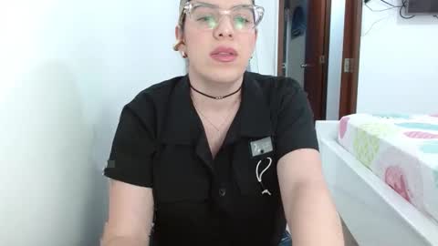 Snapshot of ashlymoon chatting on December 21, 6:55 pm AshlyMoon online show from December 21, 6:55 pm