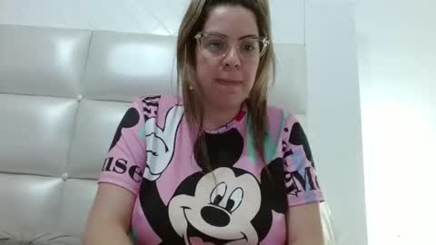 Snapshot of ashlymoon chatting on January 9, 2:01 am AshlyMoon online show from January 9, 2:01 am
