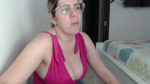 Snapshot of ashlymoon chatting on February 23, 6:50 pm AshlyMoon online show from February 23, 6:50 pm