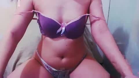 Snapshot of asian_cheska chatting on March 7, 7:08 am asian_cheska online show from March 7, 7:08 am