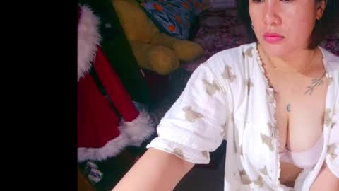 Snapshot of asian_diana69 chatting on January 5, 12:52 am diane online show from January 5, 12:52 am