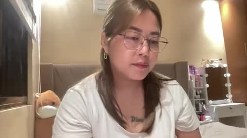 Snapshot of asianbunny10 chatting on October 15, 10:18 am Curvy online show from October 15, 10:18 am