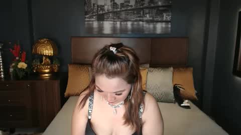 Snapshot of asianhotjasmin chatting on January 15, 11:43 am asianhotjasmin online show from January 15, 11:43 am