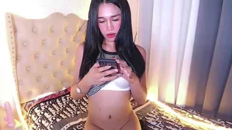 asianpetite_ivy online show from November 10, 1:17 pm