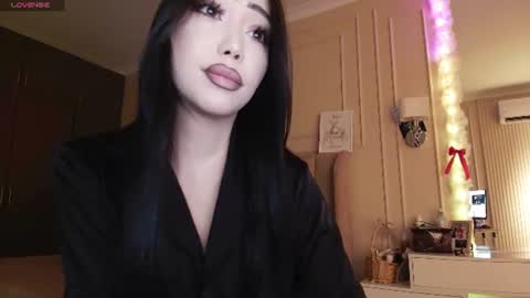 Min-Ah online show from June 21, 1:48 pm