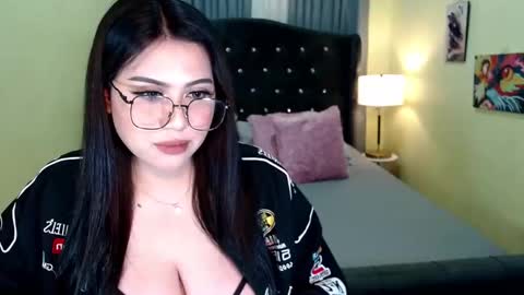 Snapshot of asias_hotkiara chatting on September 20, 8:34 am KIARA online show from September 20, 8:34 am