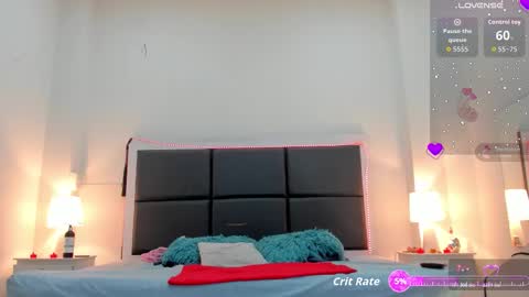  Aslhyn  online show from February 3, 8:45 pm