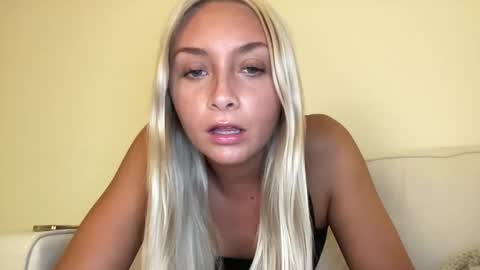 Snapshot of aspenaries chatting on March 3, 1:17 am Aspen Aries online show from March 3, 1:17 am