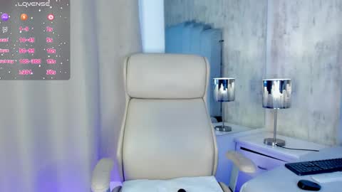 Snapshot of atenea_roberts chatting on September 25, 7:01 pm ATENEA ROBERTS Sofia online show from September 25, 7:01 pm