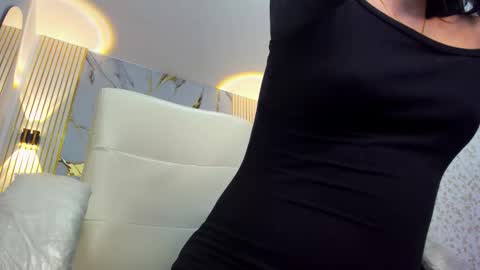 Snapshot of athenasexxxy chatting on October 14, 8:11 pm athenasexxxy online show from October 14, 8:11 pm