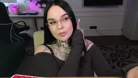 online every day between 10am-23pm online show from April 11, 7:45 am