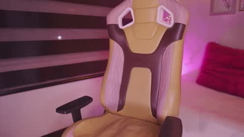 aura_rouss online show from November 28, 2:03 am