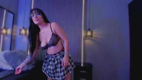 Aura online show from April 20, 1:14 pm