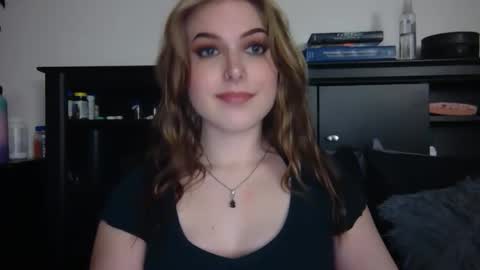 auroralightz1 online show from March 12, 8:00 pm