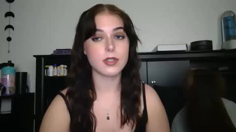 auroralightz1 online show from October 10, 3:44 am