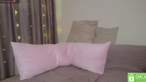 Aurora  online show from April 25, 3:31 am