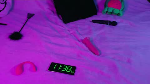 Autum Showers online show from April 26, 4:54 am